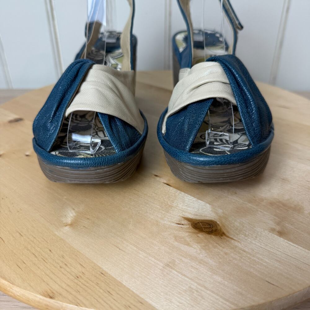 FLY LONDON EU 37 US 6-6.5 Yakin Yata Leather Blue Cream Sandals - Picture 3 of 15